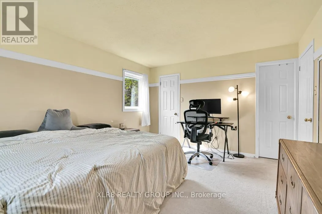 12 JOHN SIDNEY CRESCENT