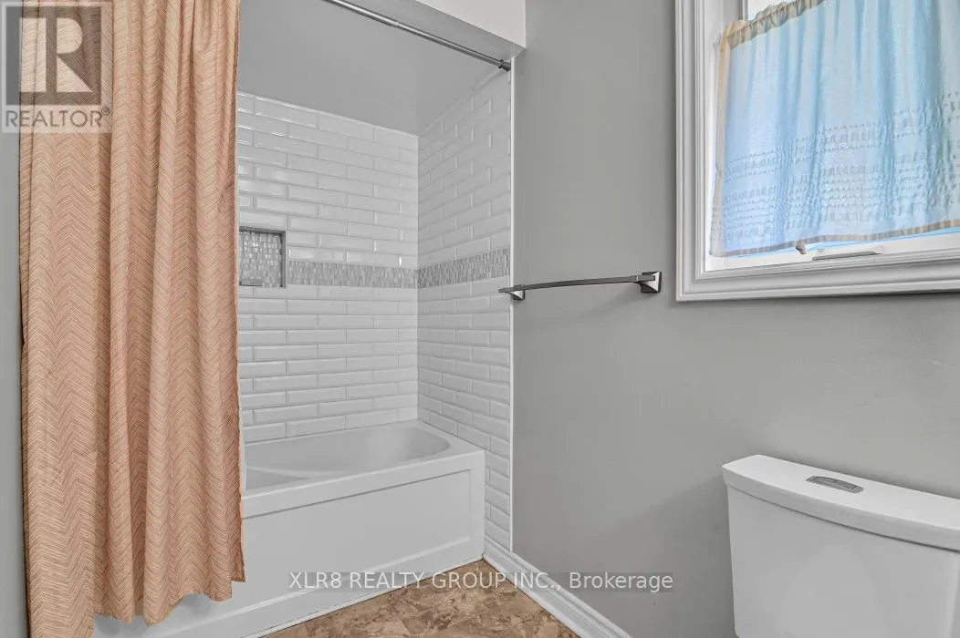 12 JOHN SIDNEY CRESCENT