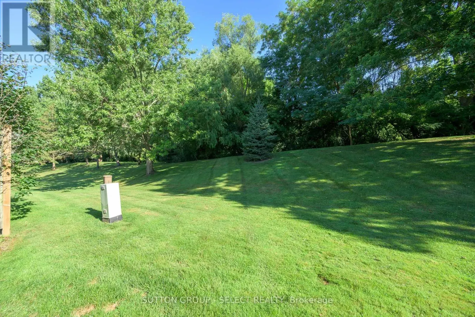 9 - 445 RIVERSIDE DRIVE, #9