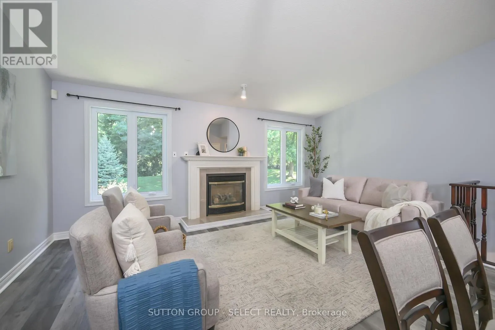 9 - 445 RIVERSIDE DRIVE, #9