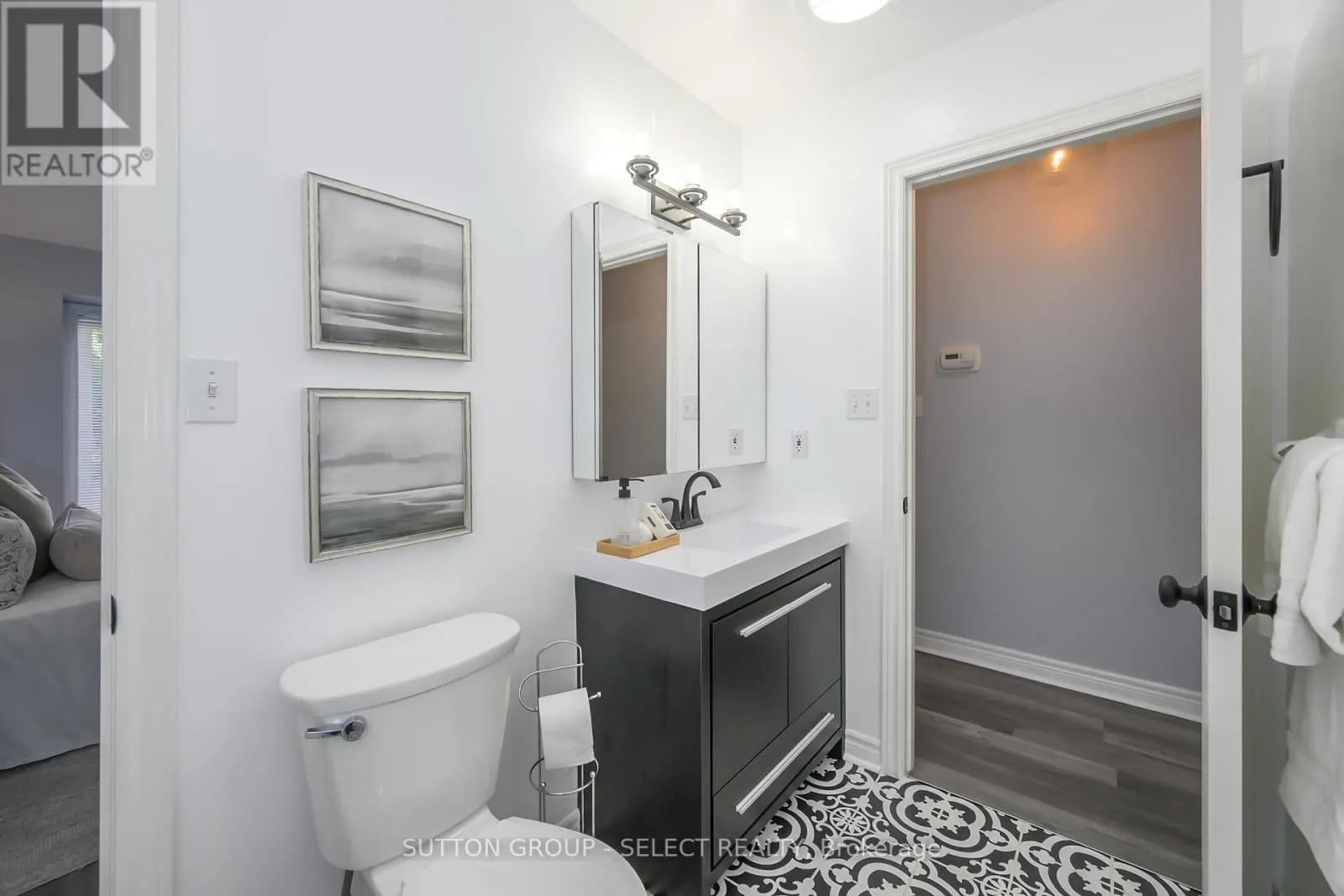 9 - 445 RIVERSIDE DRIVE, #9
