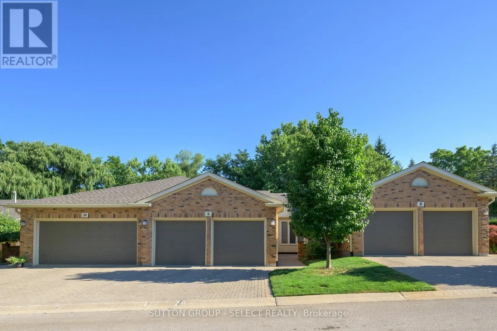 9 - 445 RIVERSIDE DRIVE, #9