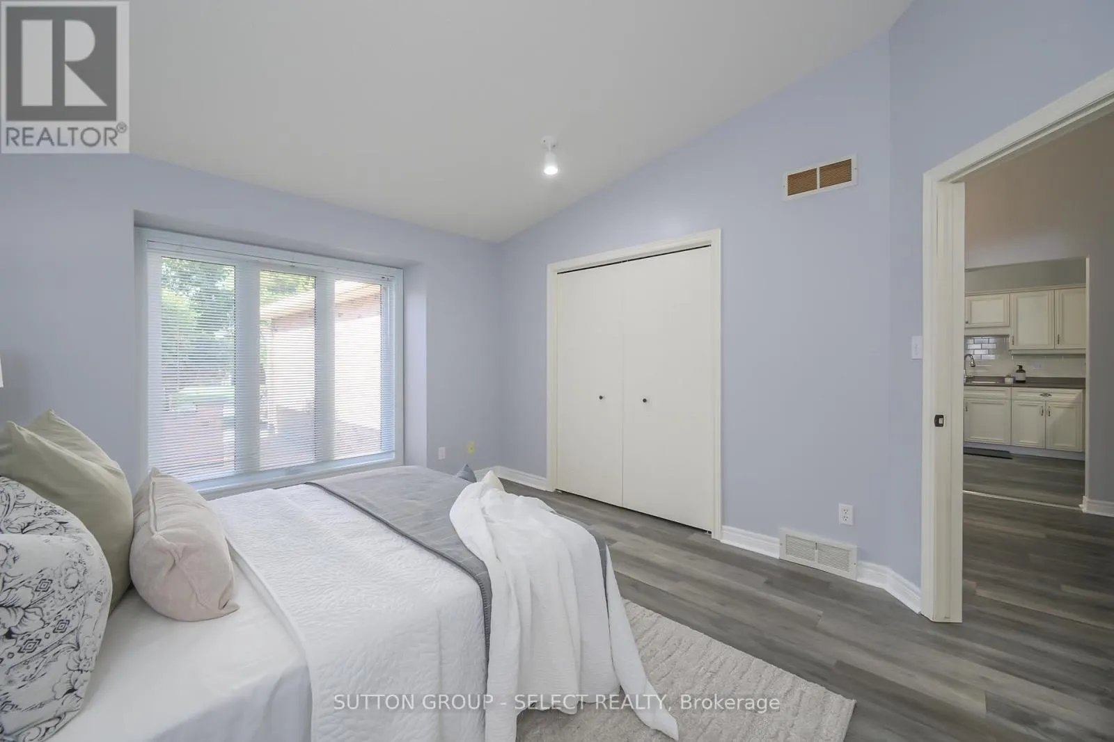9 - 445 RIVERSIDE DRIVE, #9