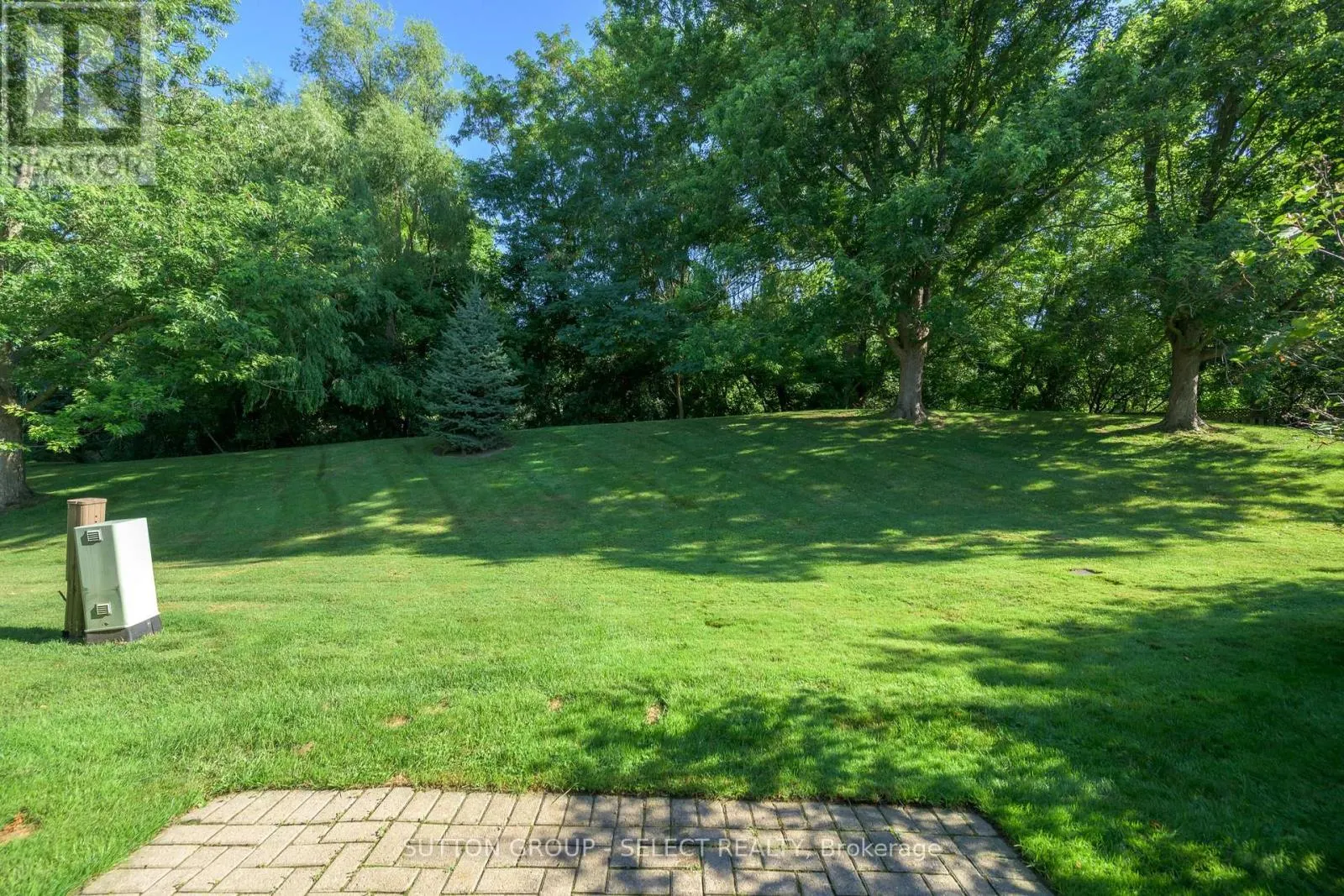 9 - 445 RIVERSIDE DRIVE, #9
