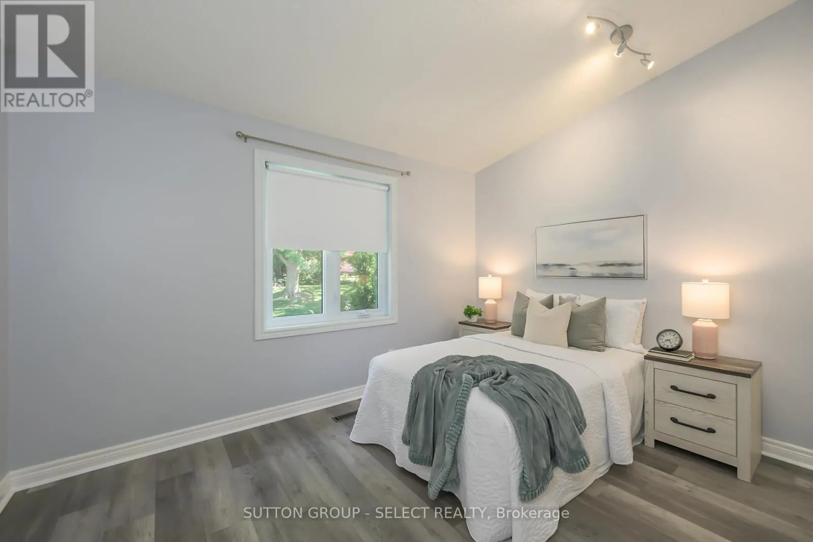 9 - 445 RIVERSIDE DRIVE, #9