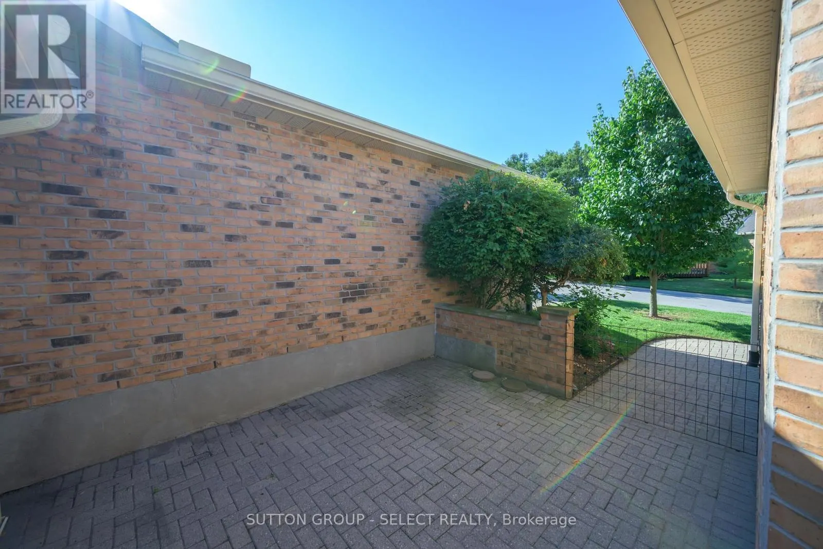 9 - 445 RIVERSIDE DRIVE, #9