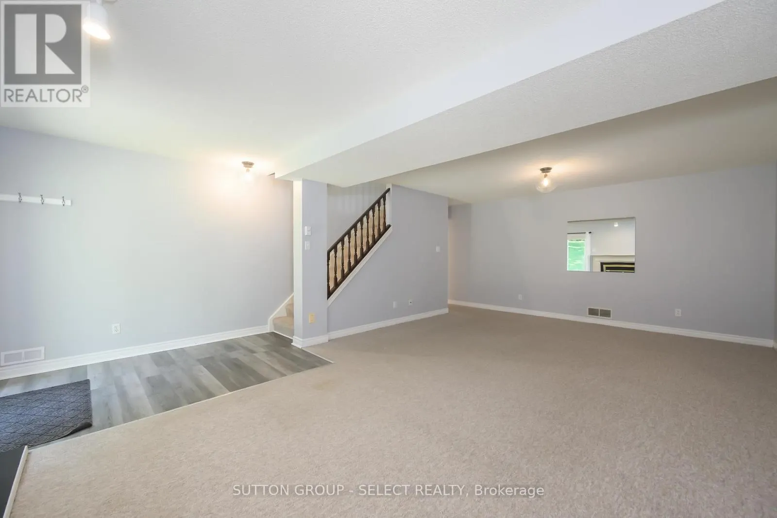 9 - 445 RIVERSIDE DRIVE, #9
