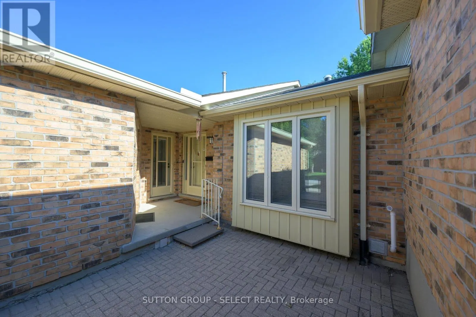 9 - 445 RIVERSIDE DRIVE, #9