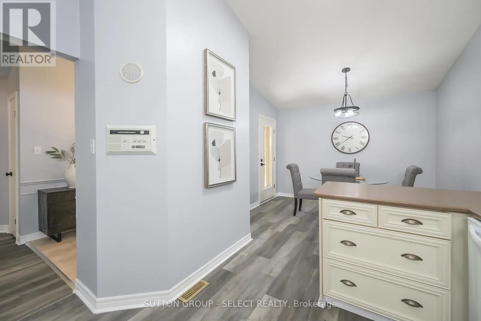 9 - 445 RIVERSIDE DRIVE, #9