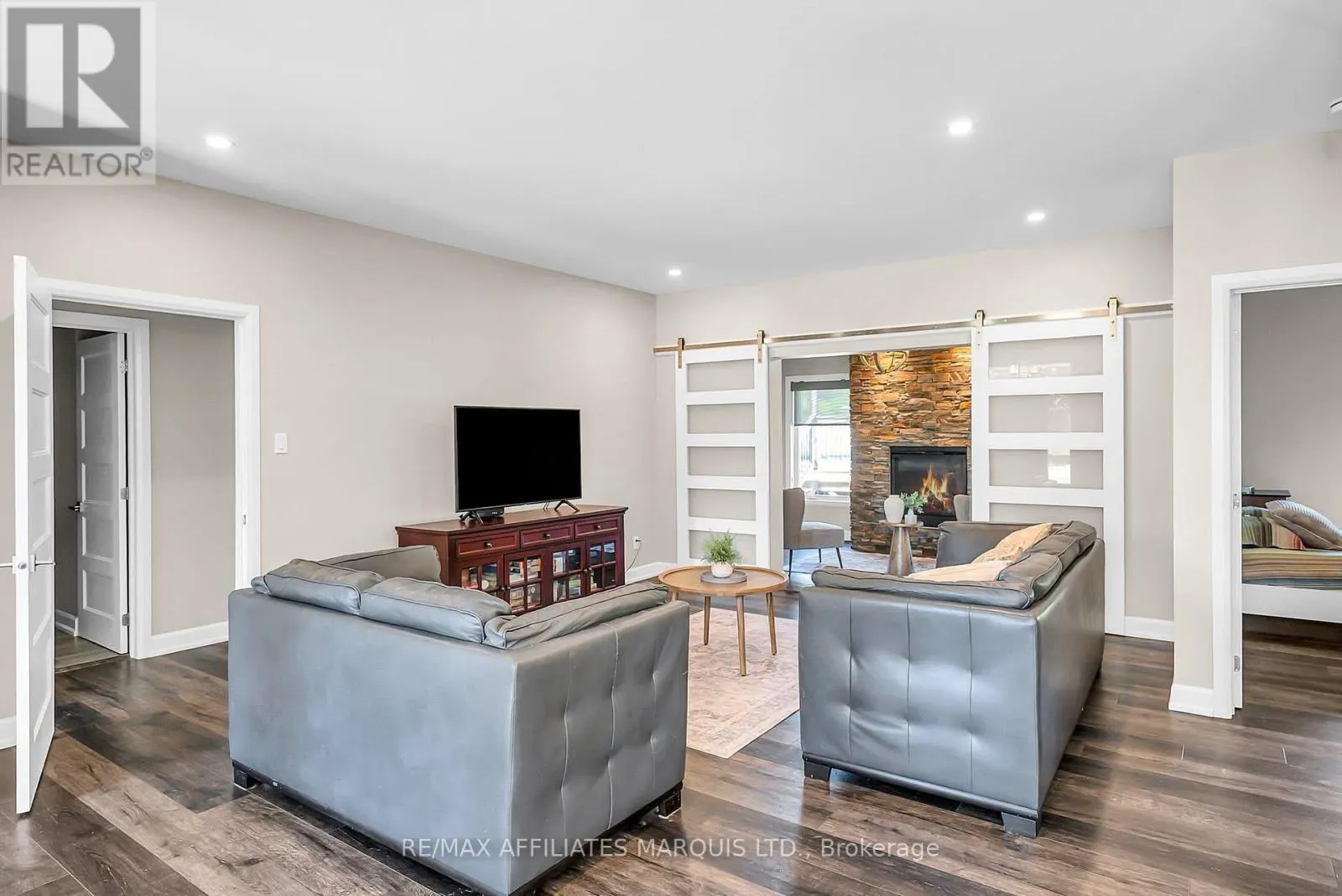 20531 OLD MONTREAL ROAD