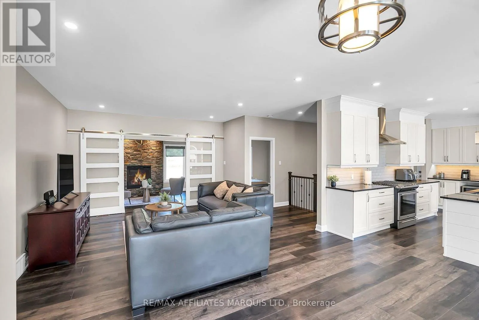 20531 OLD MONTREAL ROAD