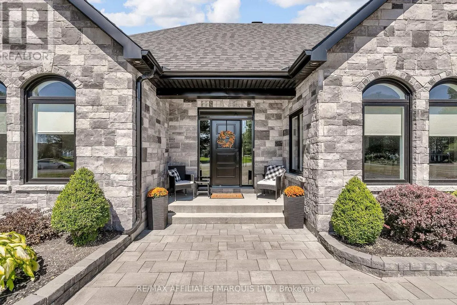 20531 OLD MONTREAL ROAD