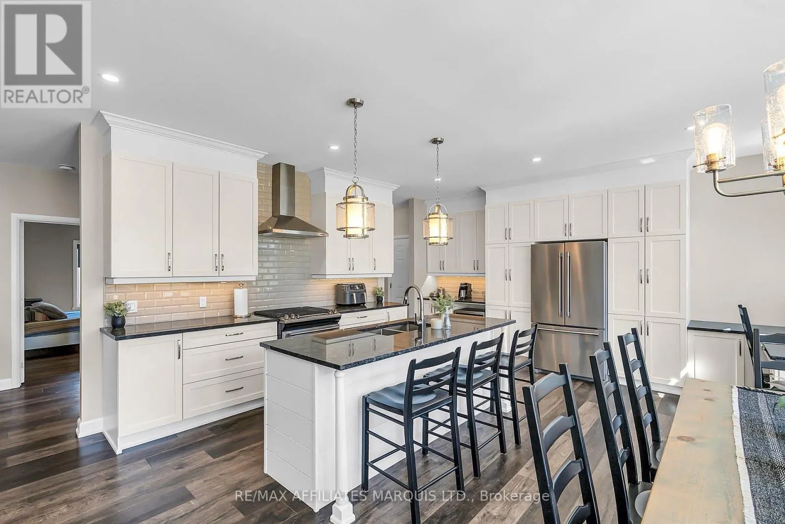 20531 OLD MONTREAL ROAD