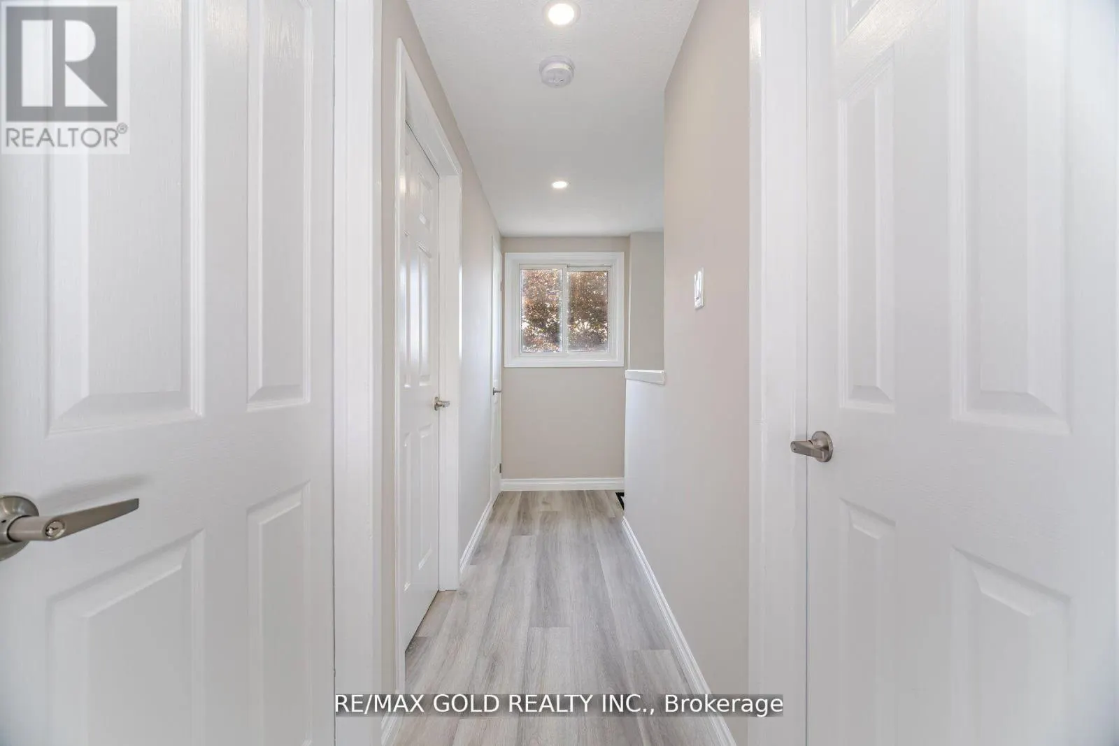 212 CEDARWOODS CRESCENT