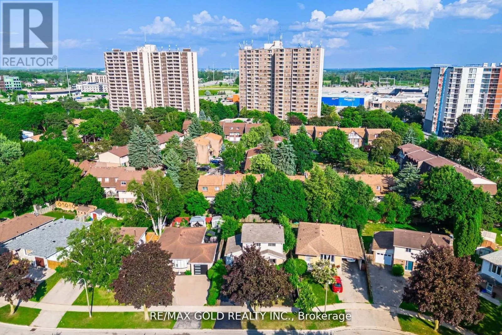 212 CEDARWOODS CRESCENT