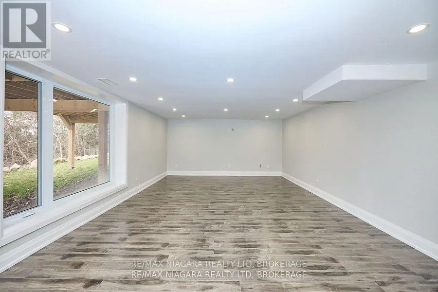 3873 GLENVIEW DRIVE