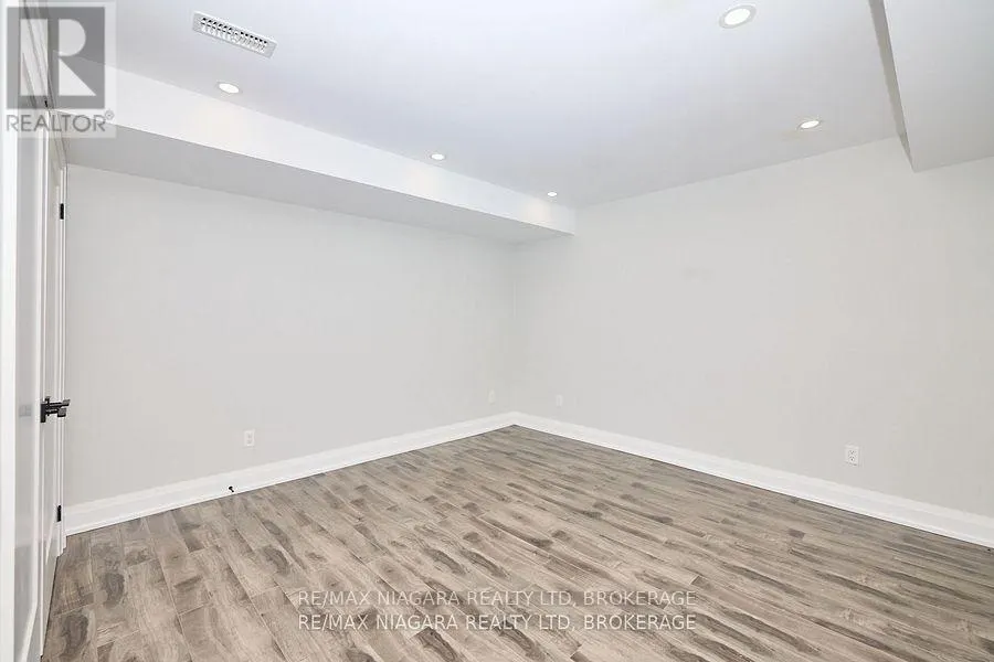 3873 GLENVIEW DRIVE