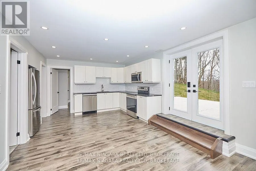 3873 GLENVIEW DRIVE