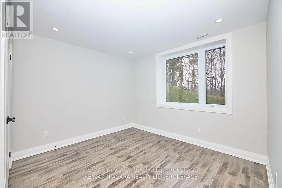 3873 GLENVIEW DRIVE