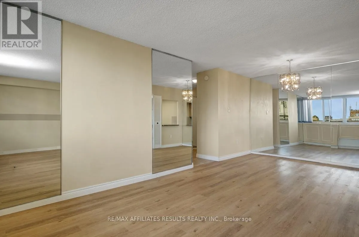 1103 - 500 LAURIER AVENUE W