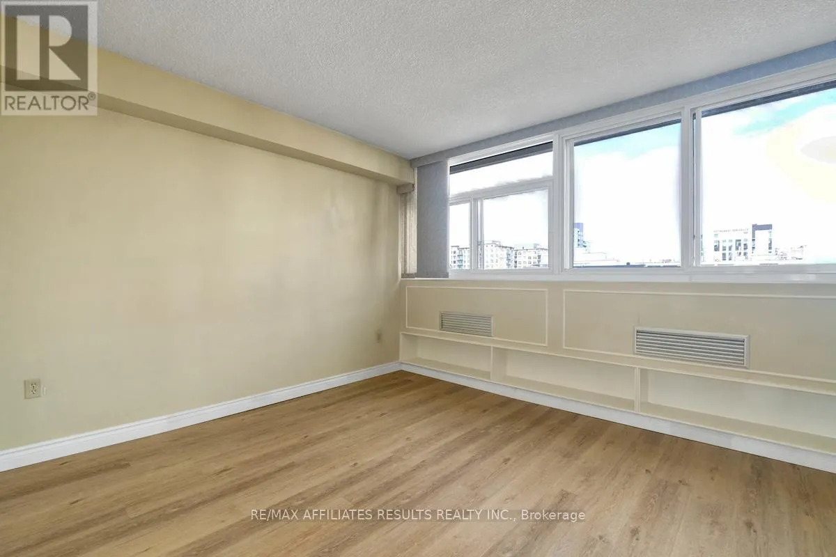 1103 - 500 LAURIER AVENUE W