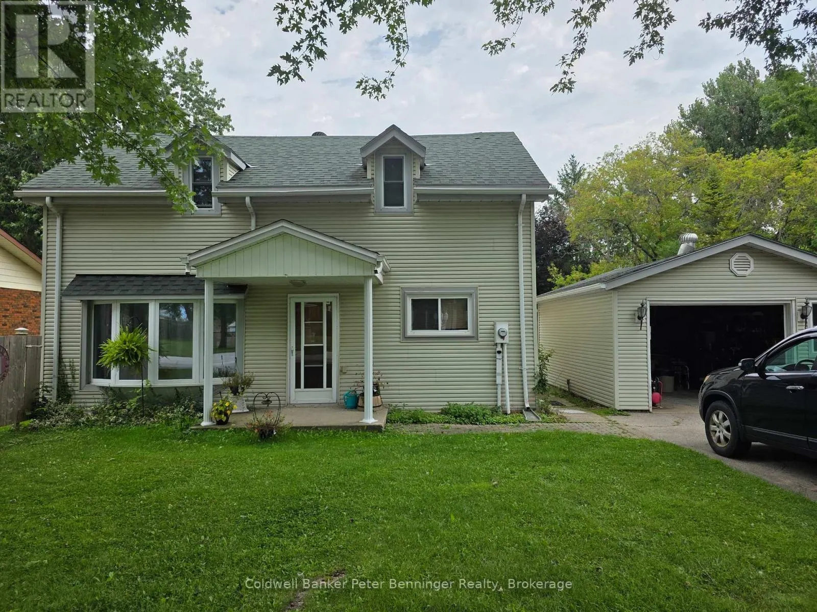 233 QUEEN STREET S
