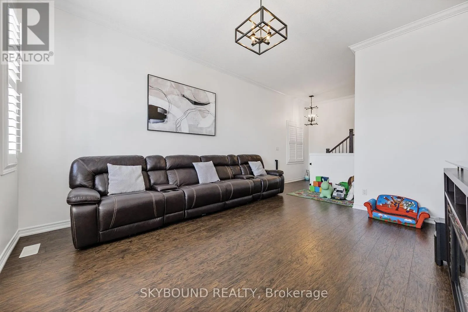 121 GREEN GATE BOULEVARD