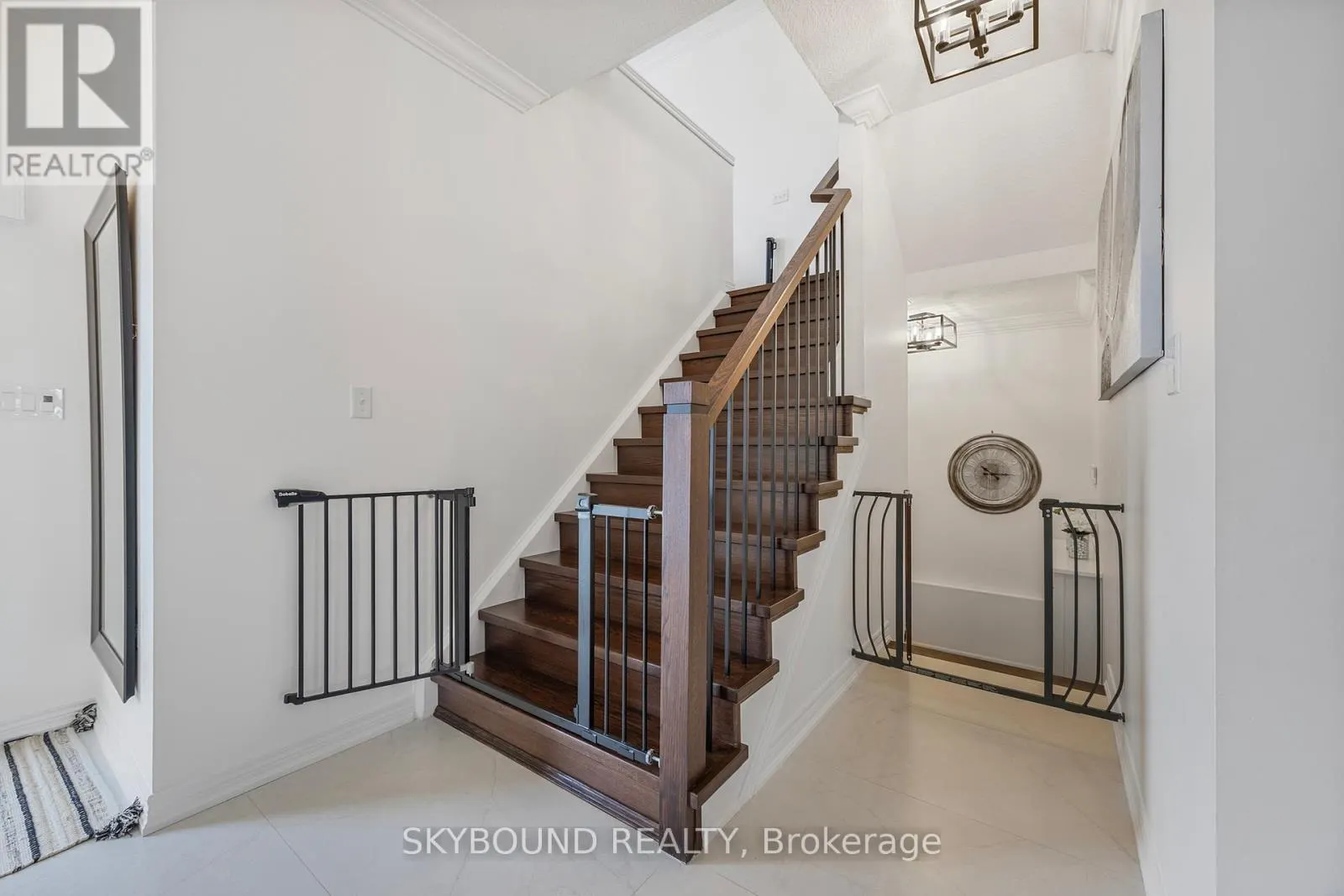 121 GREEN GATE BOULEVARD