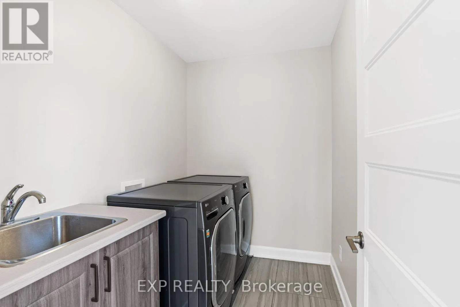 524 LUCENT STREET