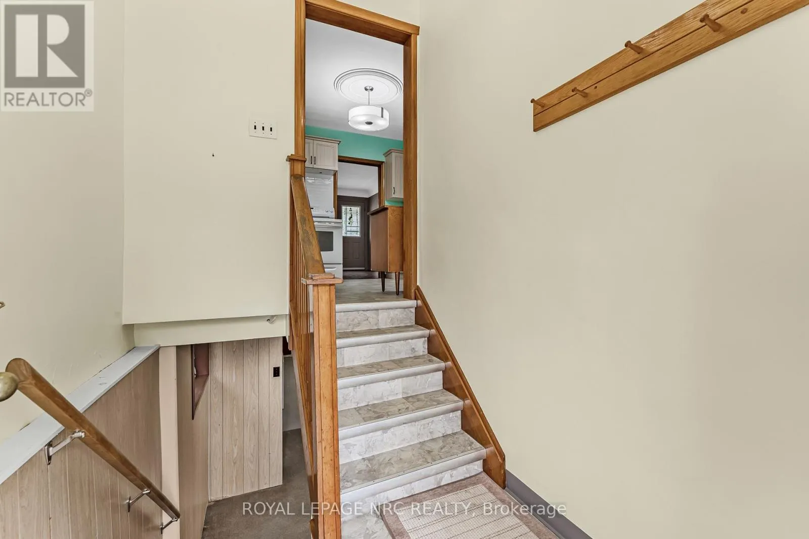 176 CAMROSE AVENUE