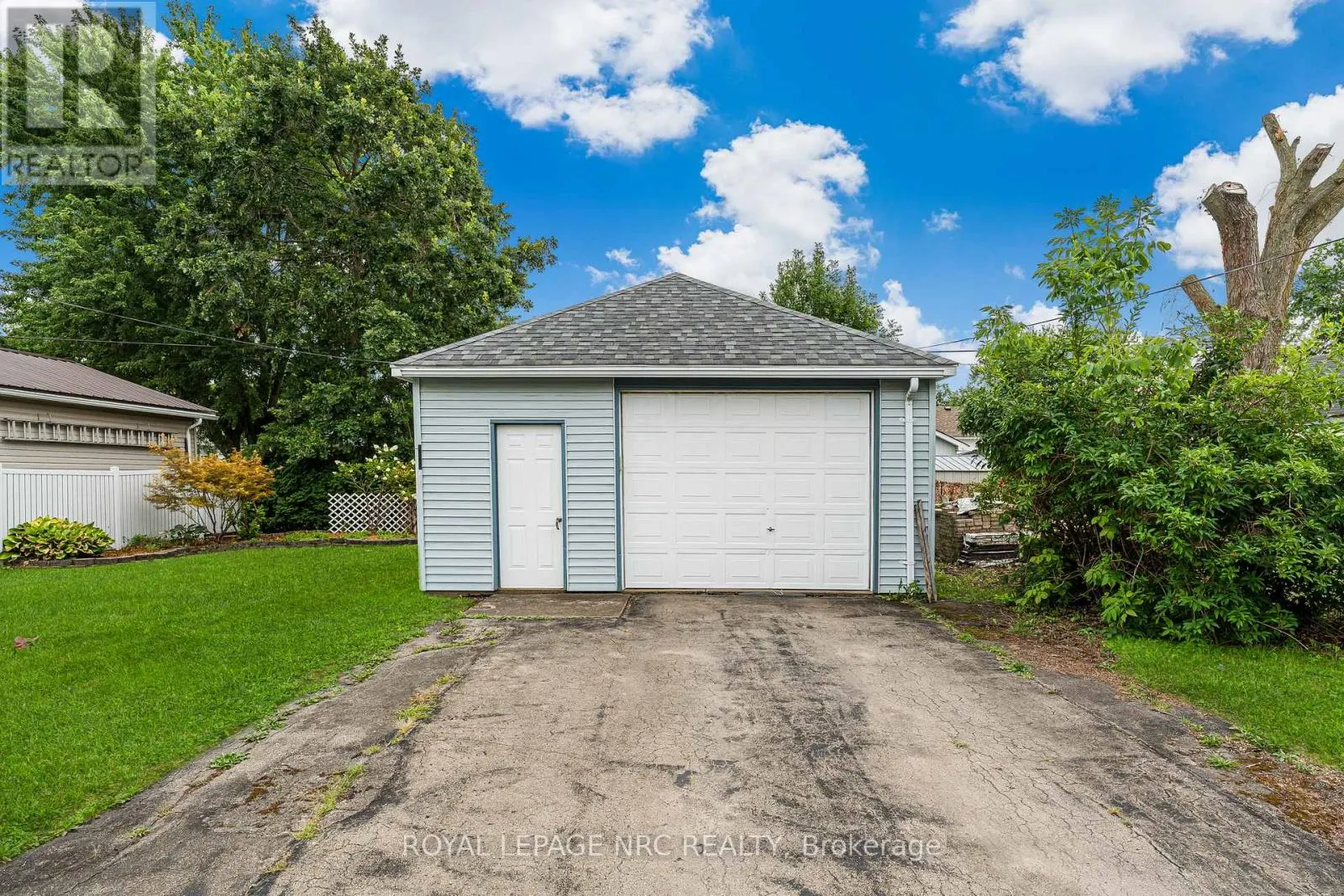 176 CAMROSE AVENUE
