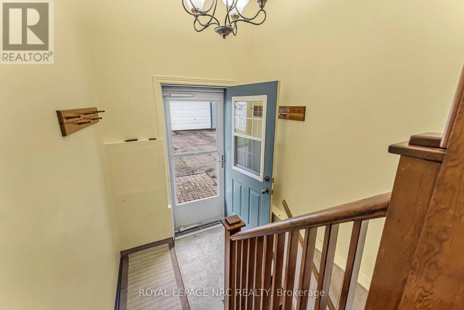 176 CAMROSE AVENUE