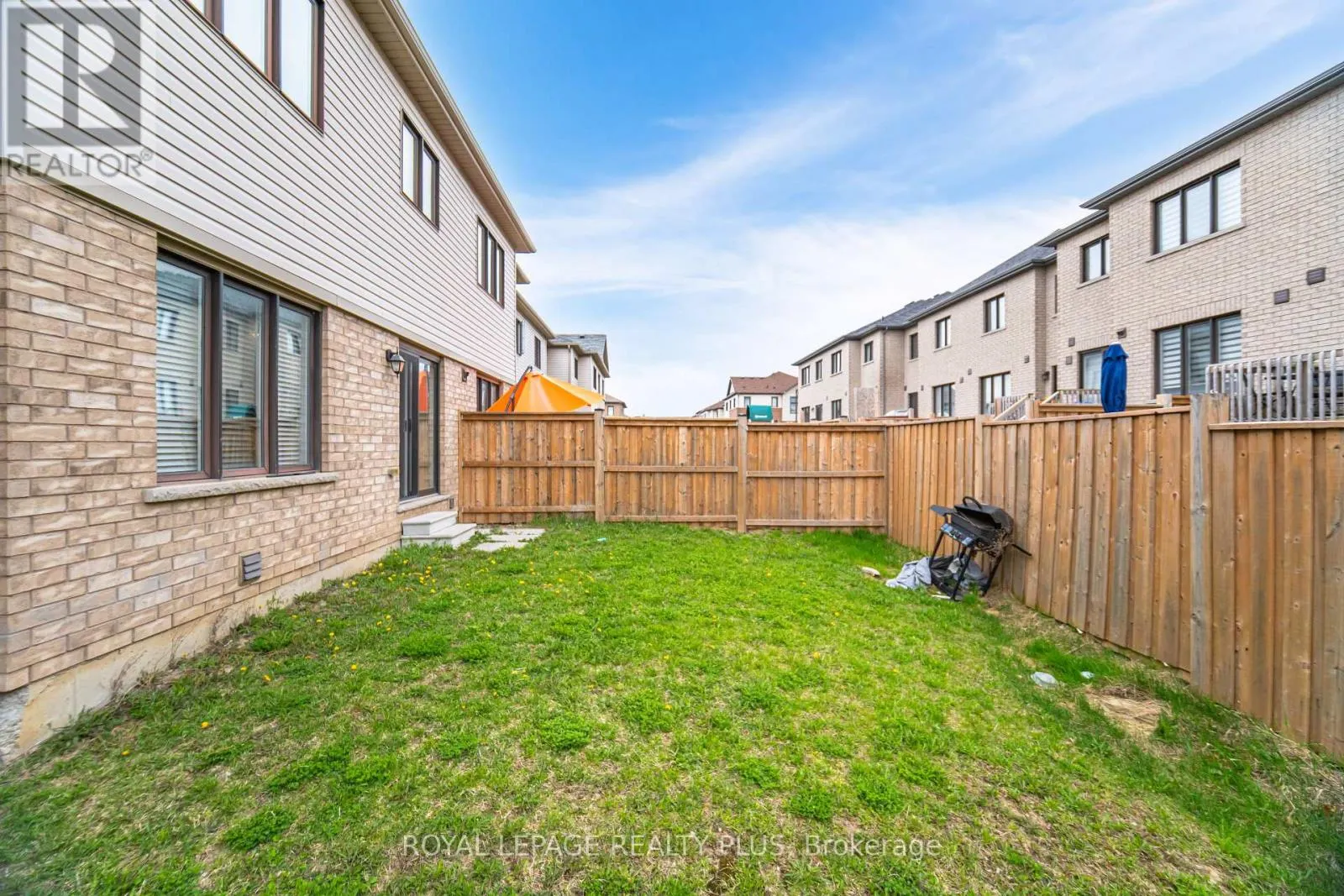 12 PAGEBROOK CRESCENT