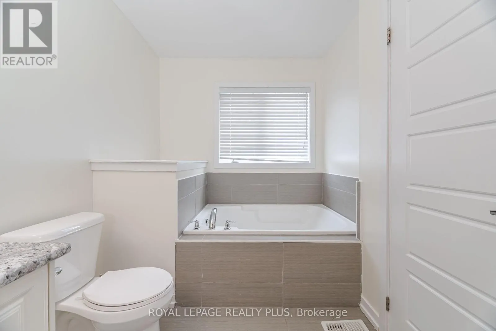 12 PAGEBROOK CRESCENT