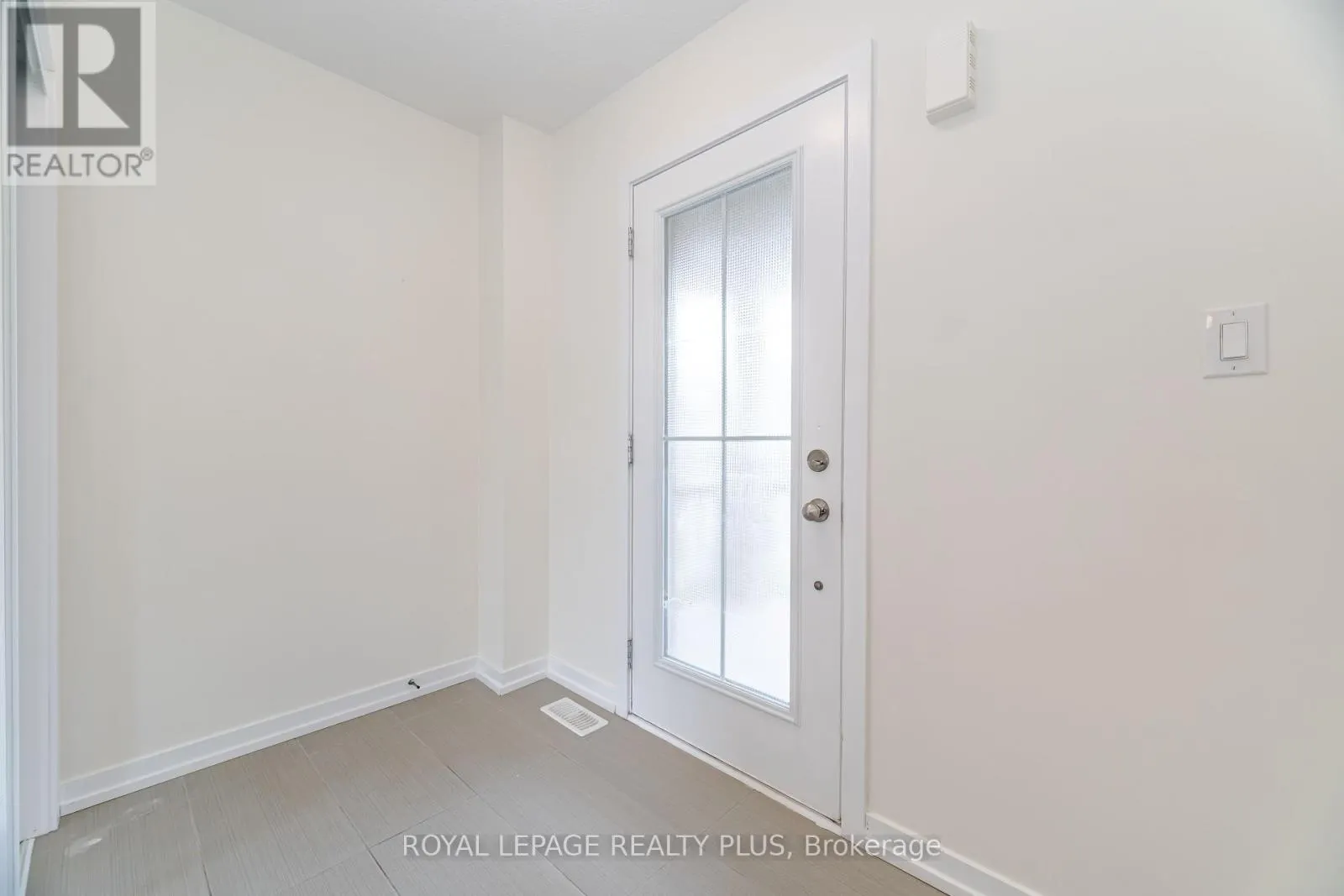 12 PAGEBROOK CRESCENT