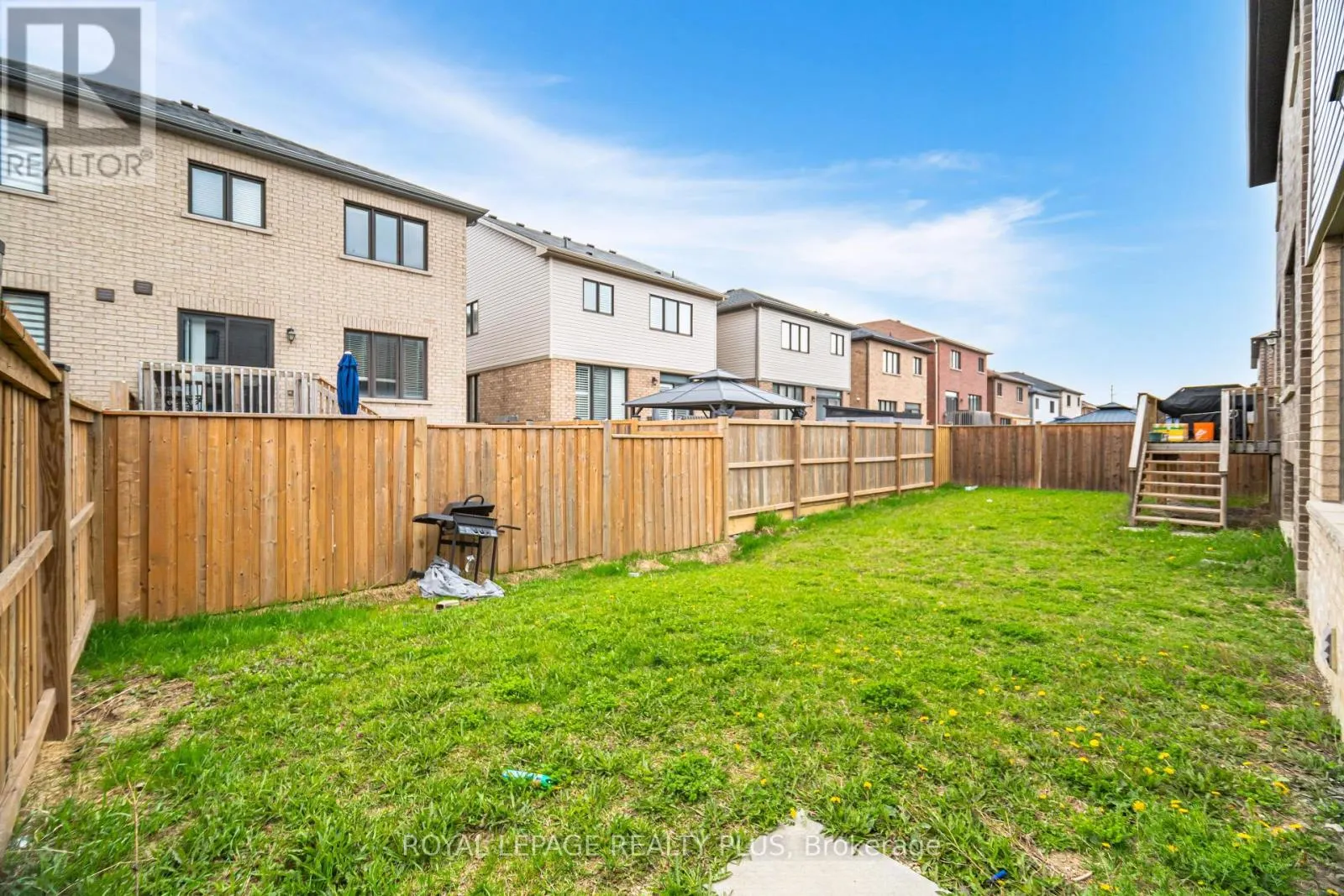 12 PAGEBROOK CRESCENT