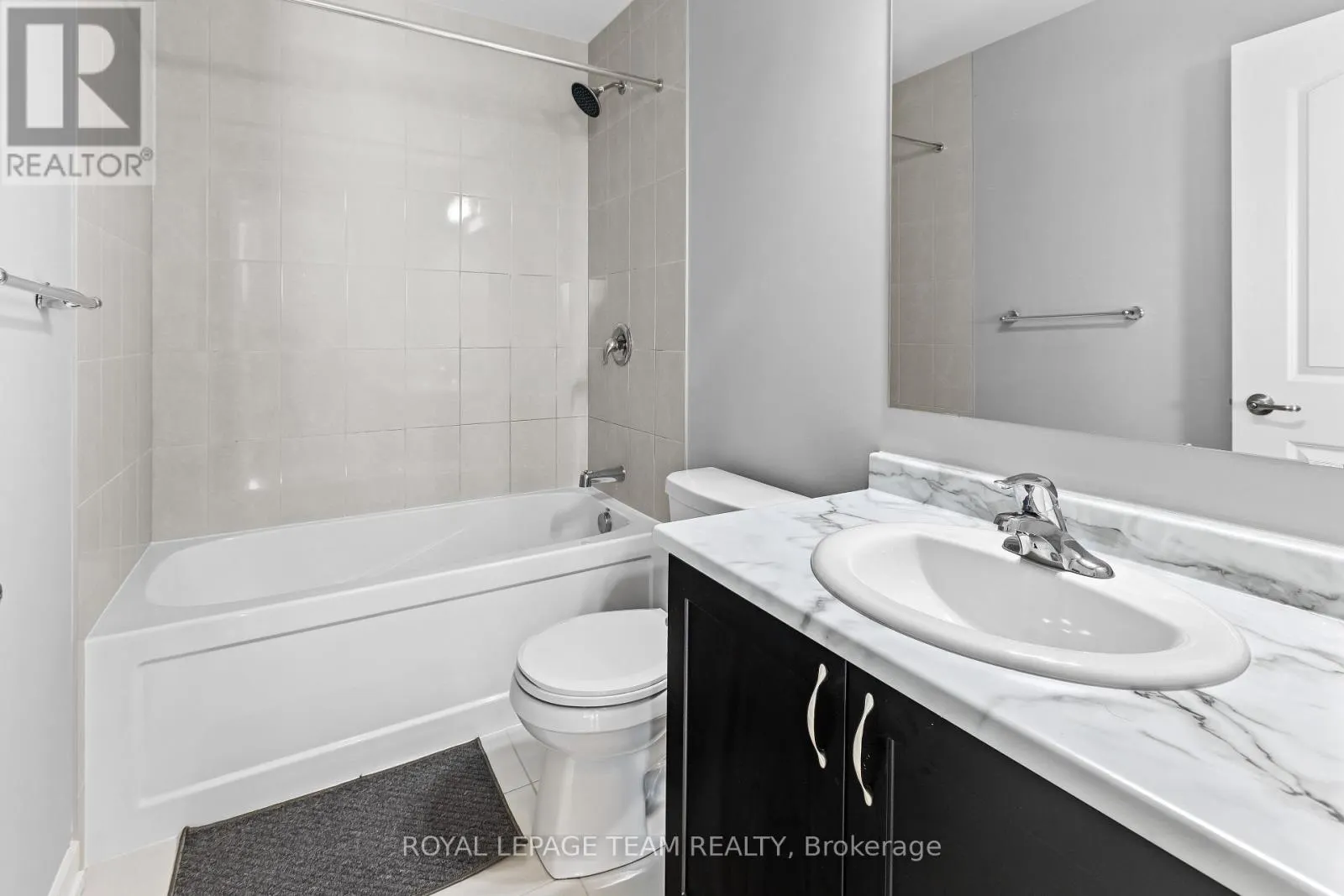 871 DECOEUR DRIVE