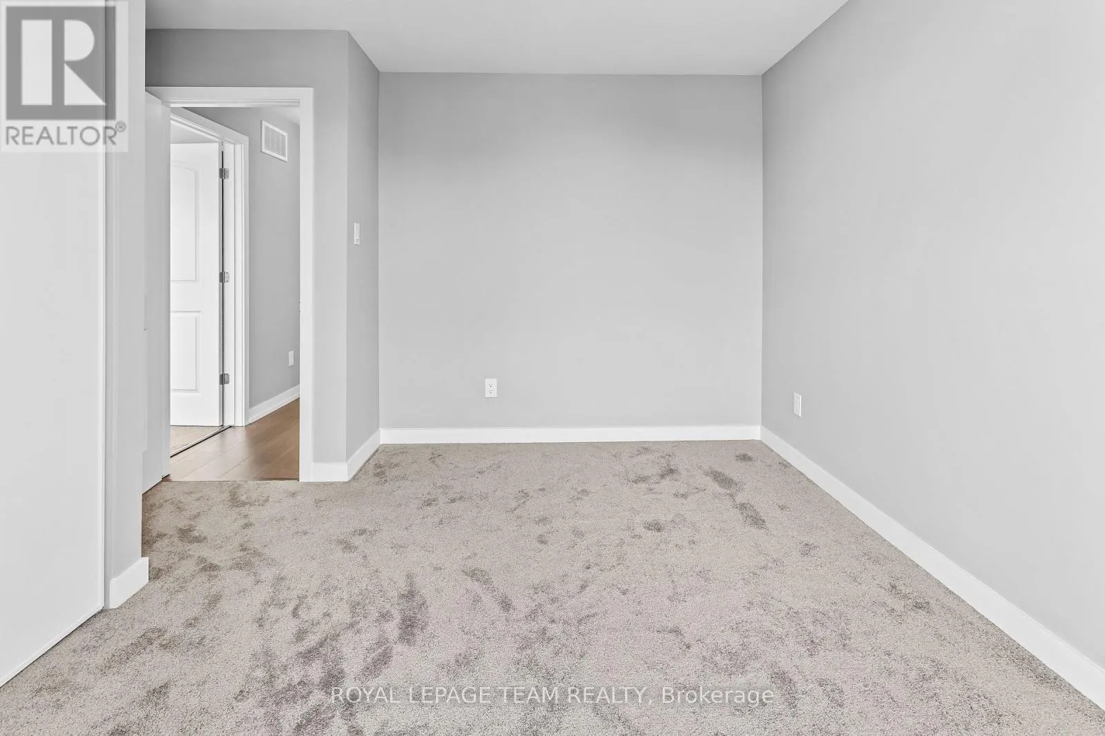 871 DECOEUR DRIVE
