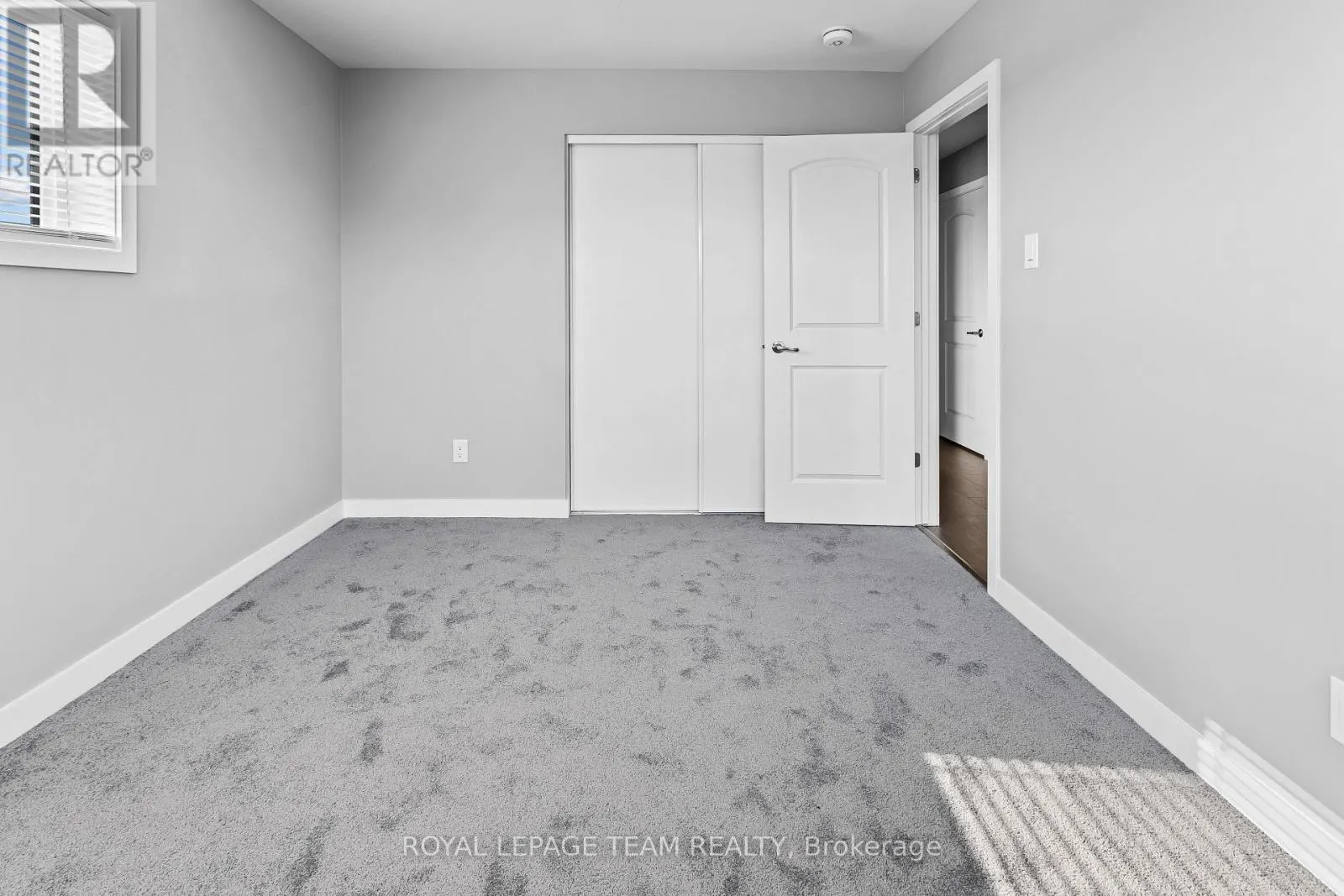 871 DECOEUR DRIVE