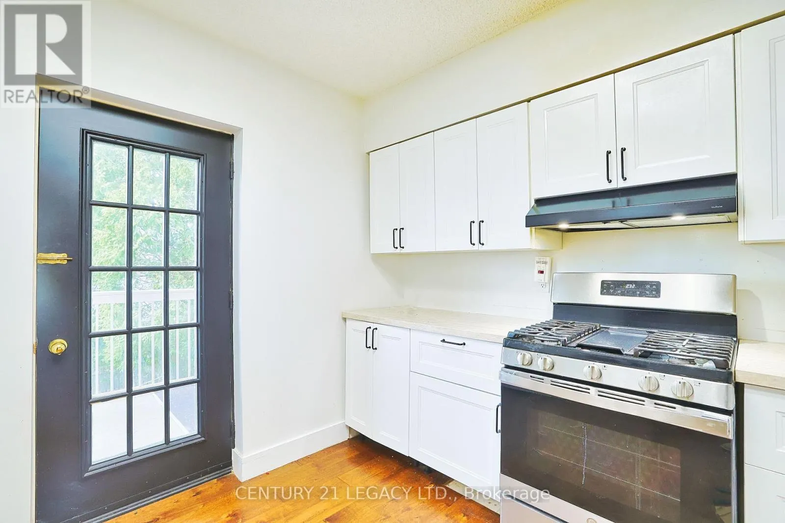 23 LANSDOWNE STREET W