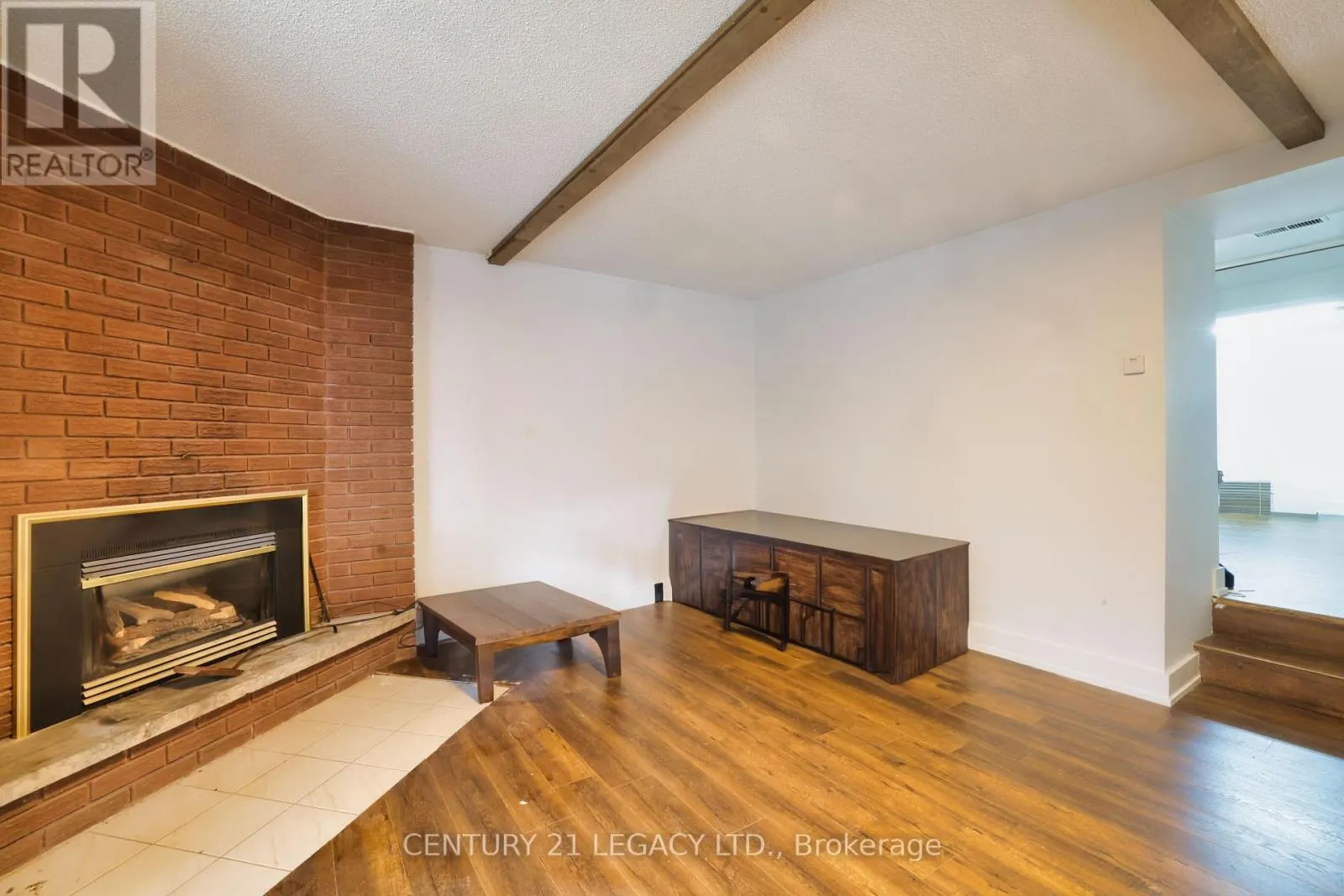 23 LANSDOWNE STREET W
