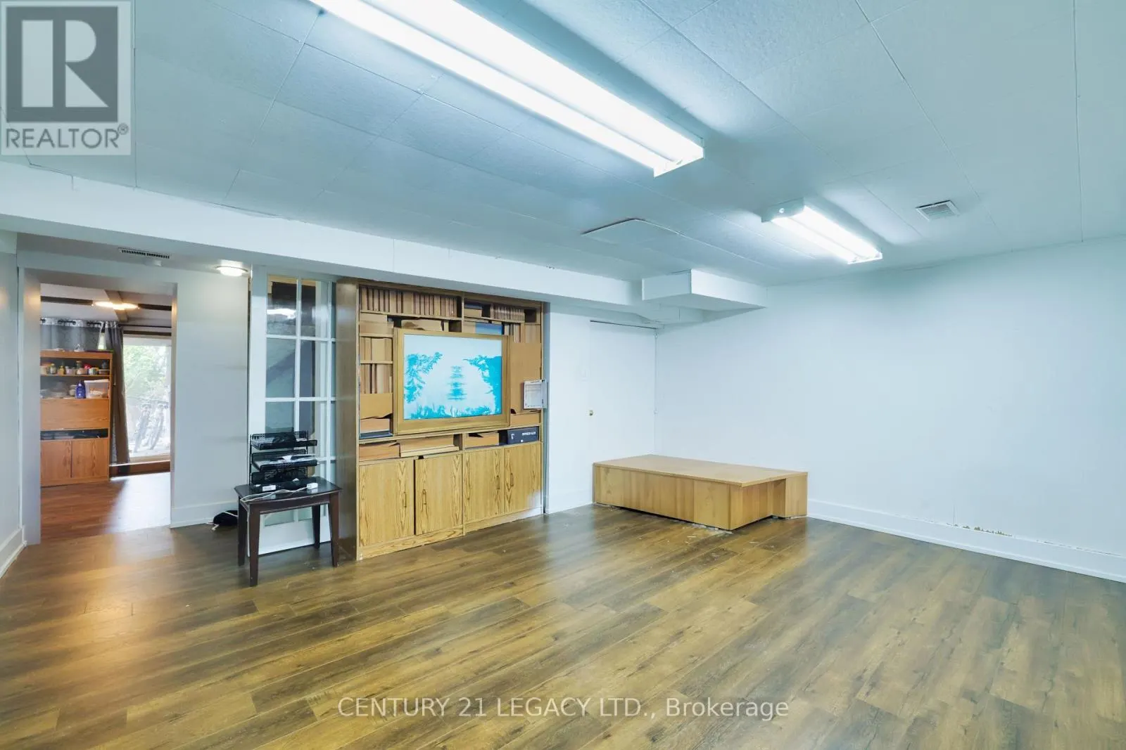 23 LANSDOWNE STREET W