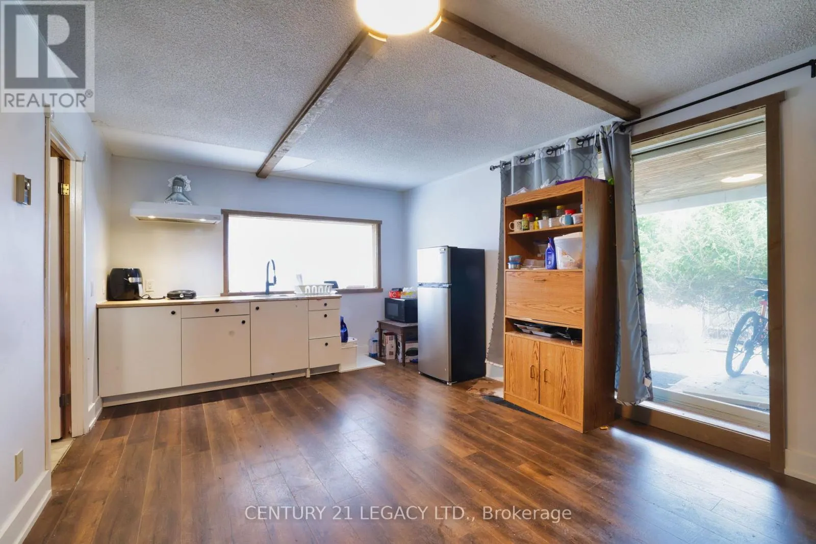 23 LANSDOWNE STREET W