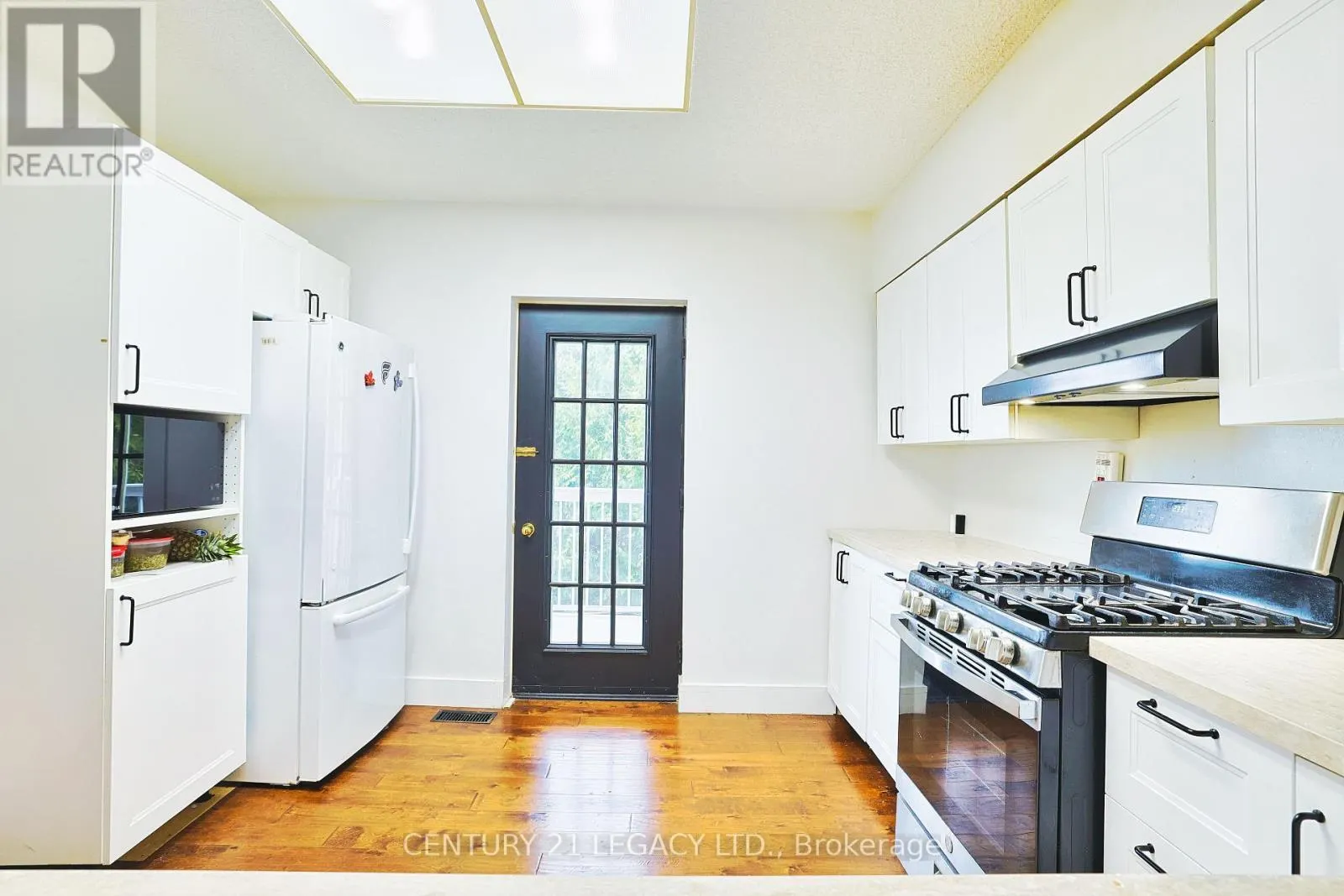 23 LANSDOWNE STREET W
