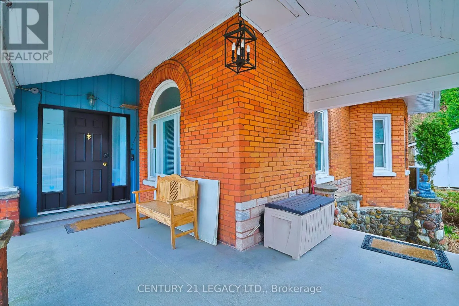 23 LANSDOWNE STREET W