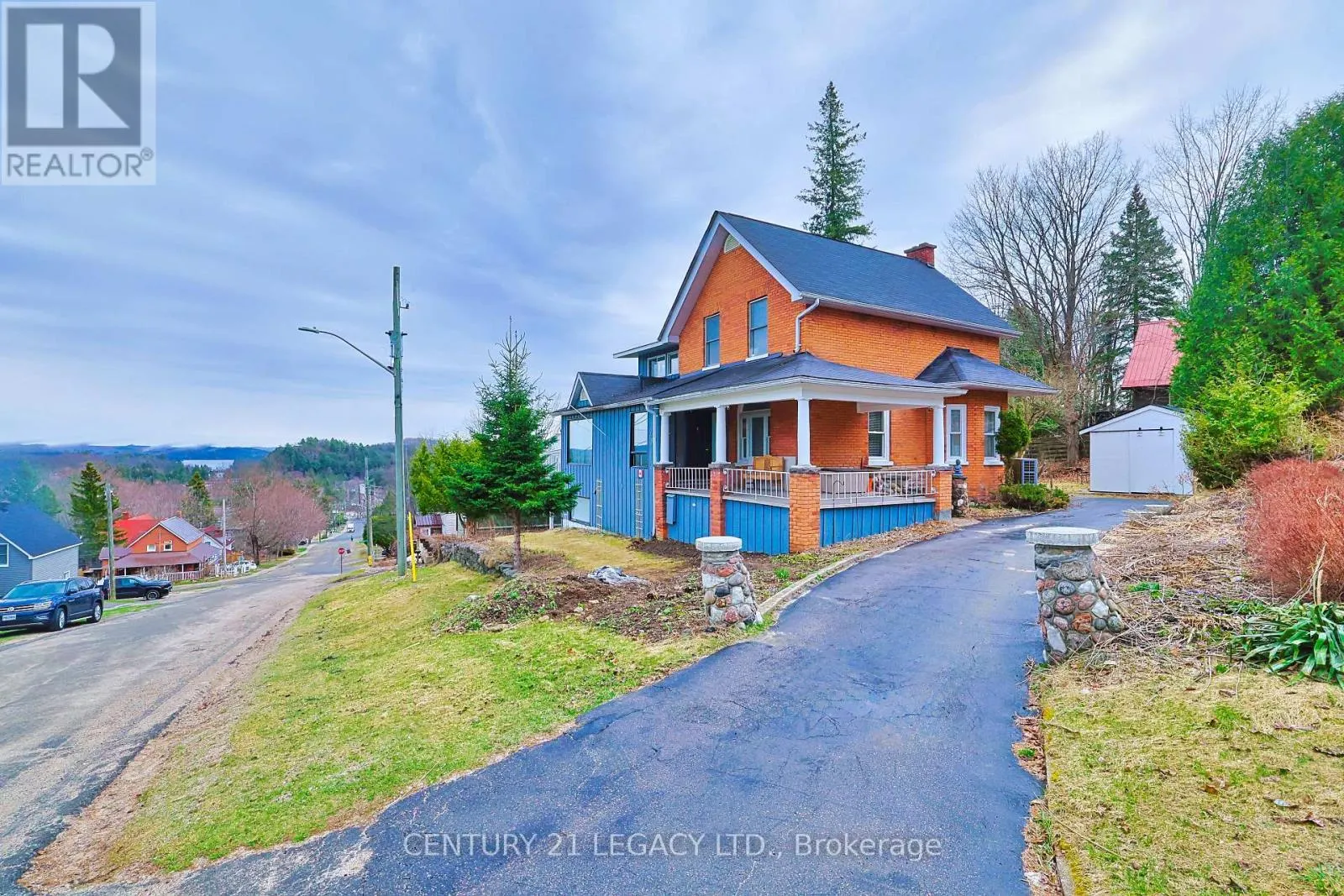23 LANSDOWNE STREET W