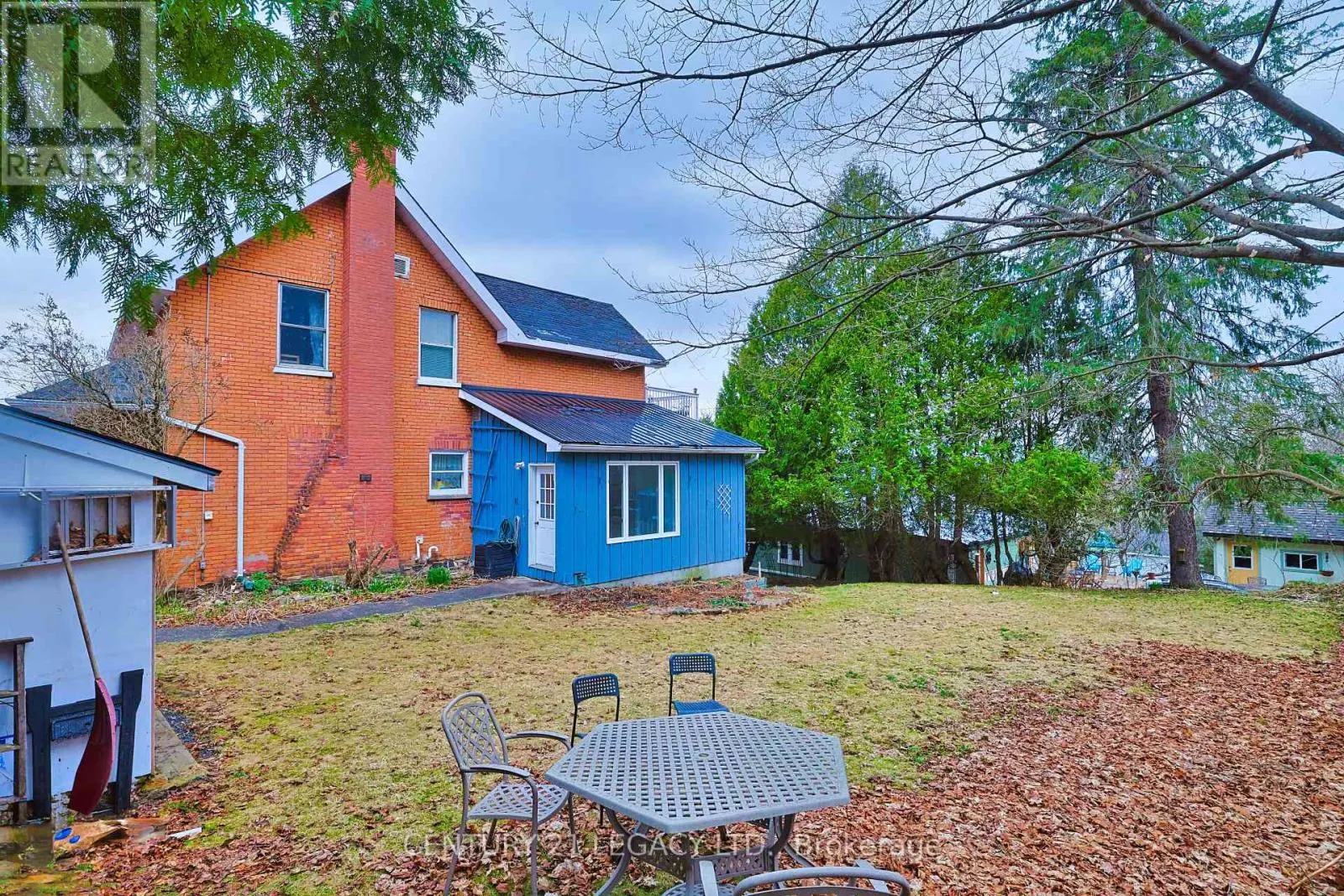 23 LANSDOWNE STREET W