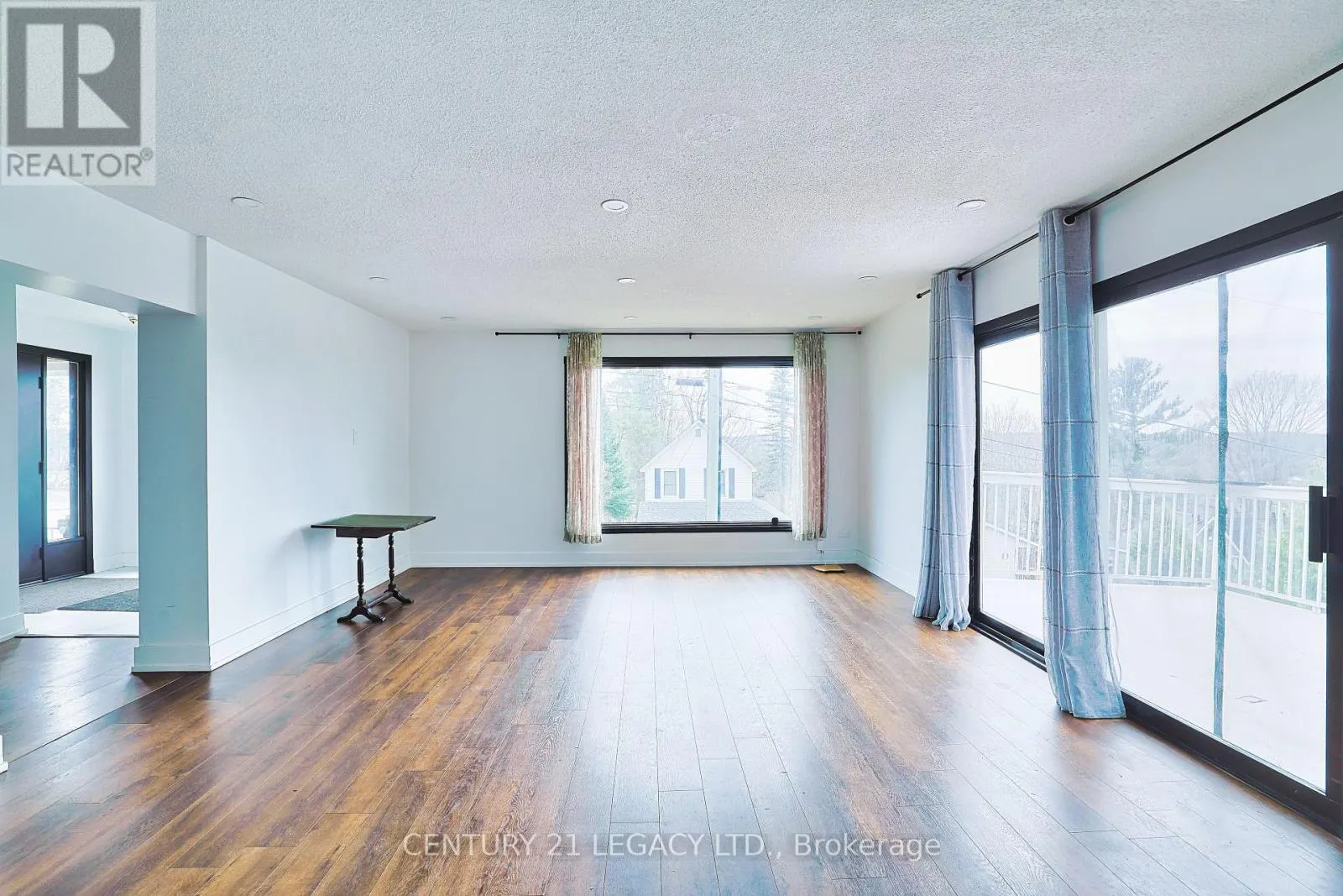 23 LANSDOWNE STREET W