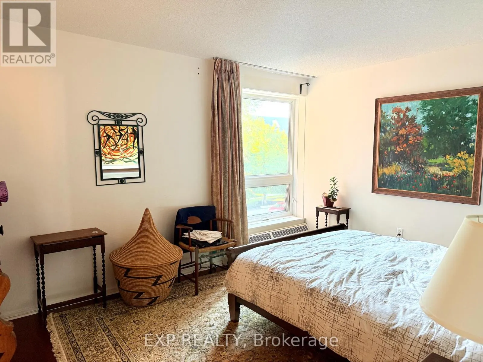 306 - 373 LAURIER AVENUE E
