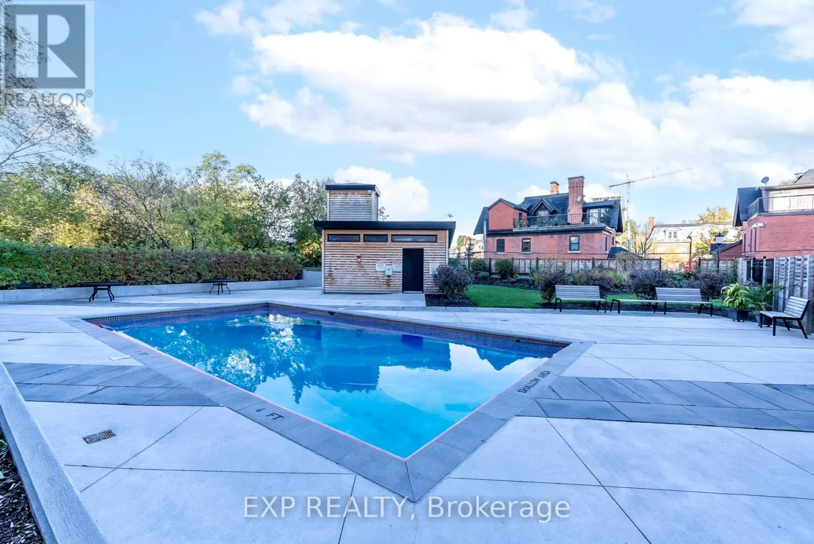 306 - 373 LAURIER AVENUE E